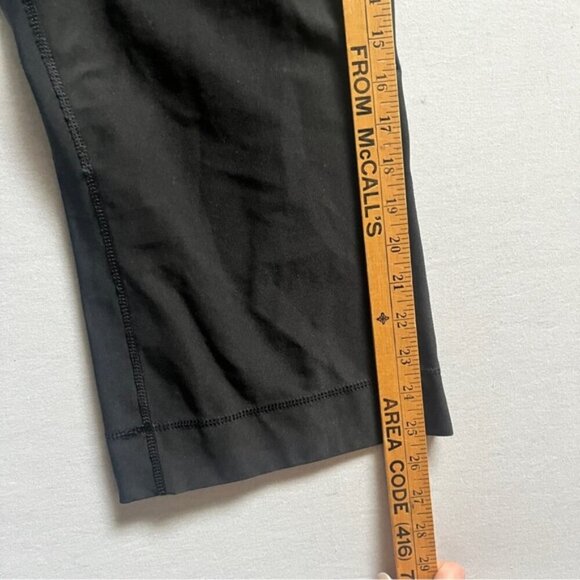 Nike Dri Fit cropped workout pants Sz M - Picture 12 of 12